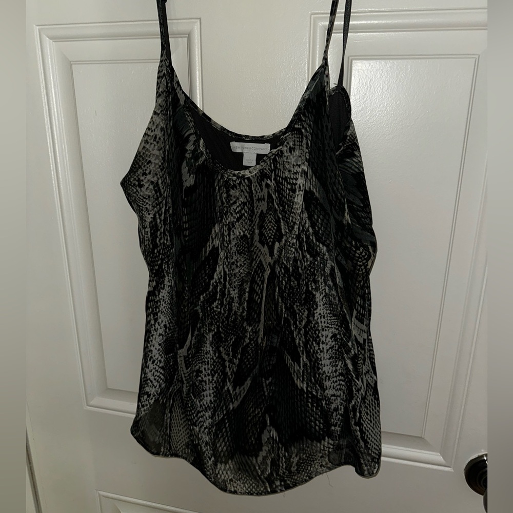 New York & Company Black Sleeveless Tie Front Camisole